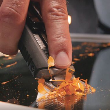 Toughbuilt Scraper Utility Knife with 5 Blades